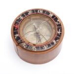 East Asian Compass Late 19th century Chinese or Japanese compass. The Mariners' Museum 1949.0095.000001A