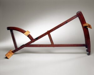 Backstaff made by Walter Henshaw, London, England, 1711. The Mariners' Museum 1998.0039.000151