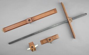 Unassembled view of the transoms and staff. The Mariners' Museum 1999.0011.000001A